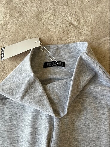 l Beden BERSHKA TAYT