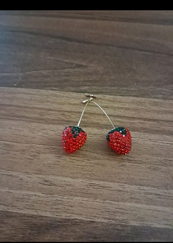 Renkli Nakışlı Boncuklu Çilek Küpeler - Görsel 2