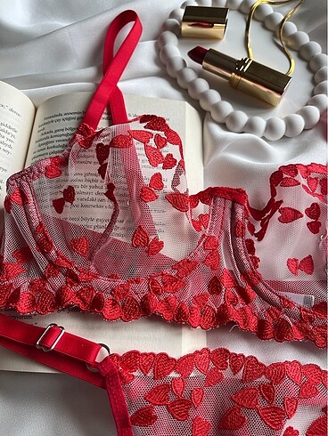 Diğer Kırmızı Kalp Detaylı Bralet Takım
