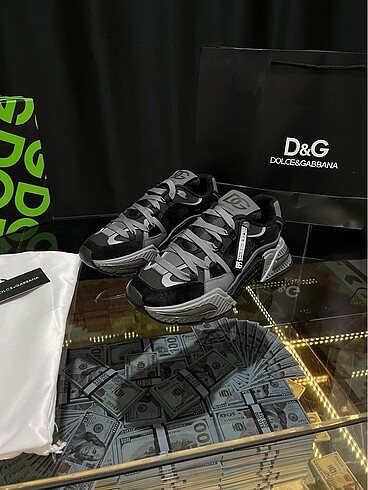 Dolce & Gabbana 40 -41-42-44 mevcuttur