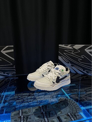 Off-White 39-44 arası tüm numaralar mevcuttur