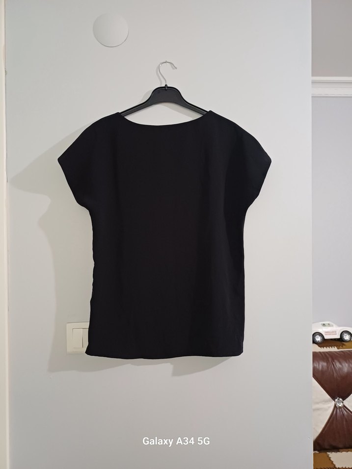 Siyah Payetli Kısa Kollu Salaş Tişört - Görsel 2