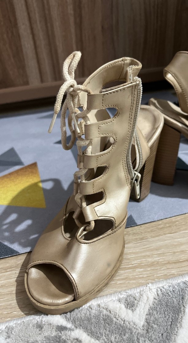 Bej Deri Kadın Dolgu Topuklu Sandalet - Görsel 2