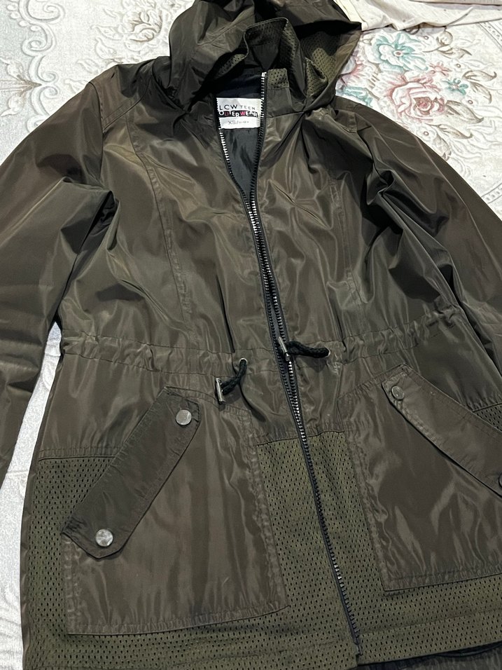 Kadın  Kapüşonlu Fermuarlı Ceket s ve m de uyumlu dur - Görsel 4