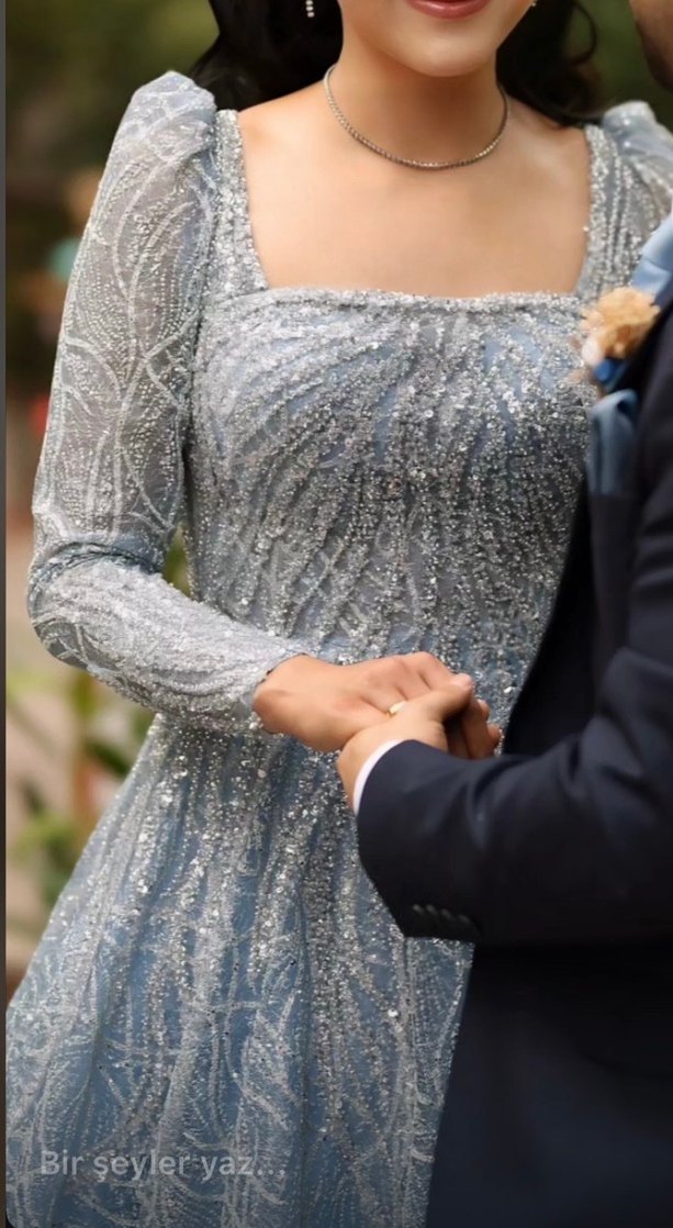 Uzun Kollu Gri Mavi İşlemeli Abiye Elbise - Görsel 3