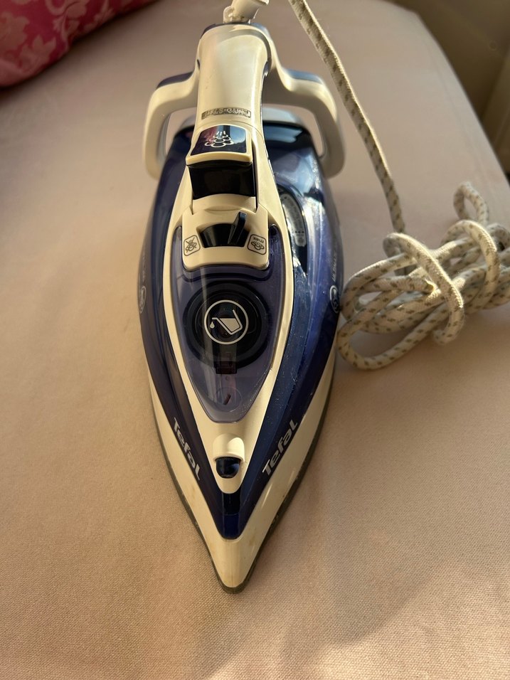 Tefal marka buharlı ütü - Görsel 4