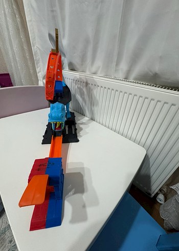 Hotwheels dinazorla mucadele oyunu - Görsel 3