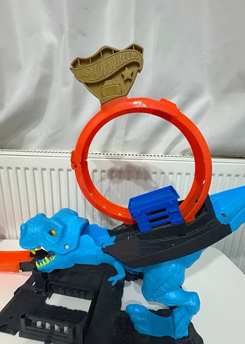 Hotwheels dinazorla mucadele oyunu - Görsel 2