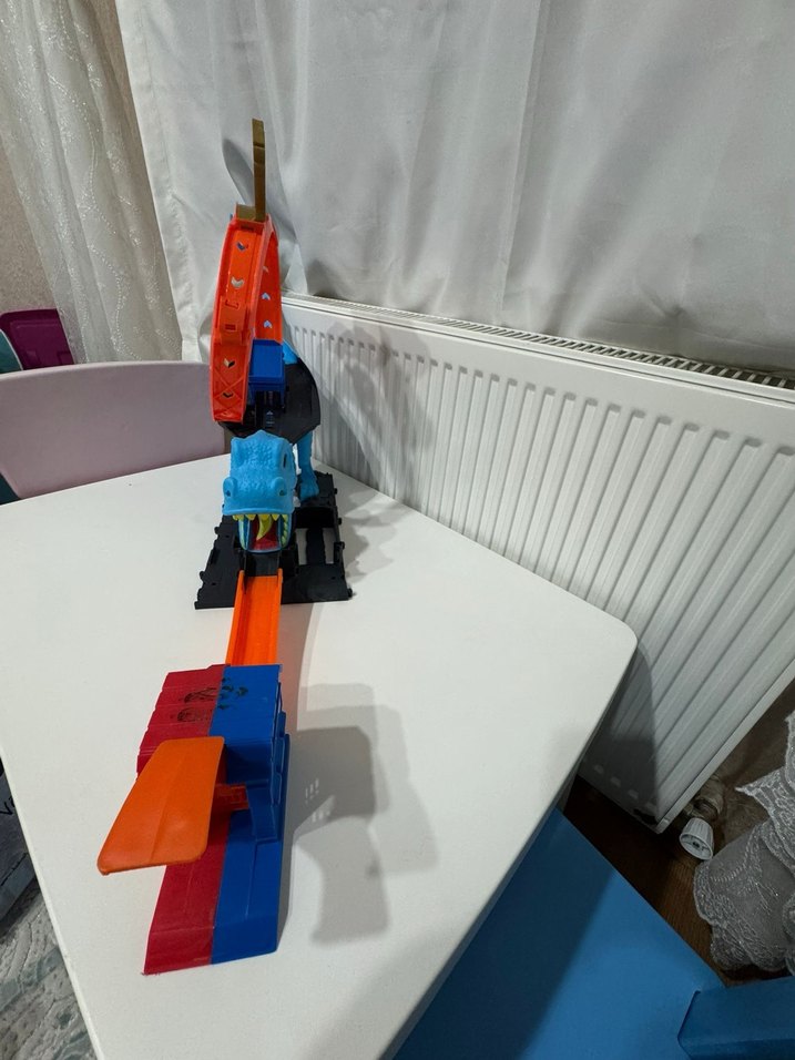 Hotwheels dinazorla mucadele oyunu - Görsel 3