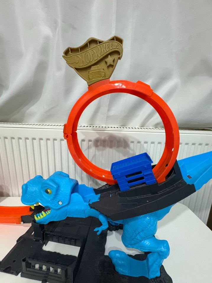 Hotwheels dinazorla mucadele oyunu - Görsel 2