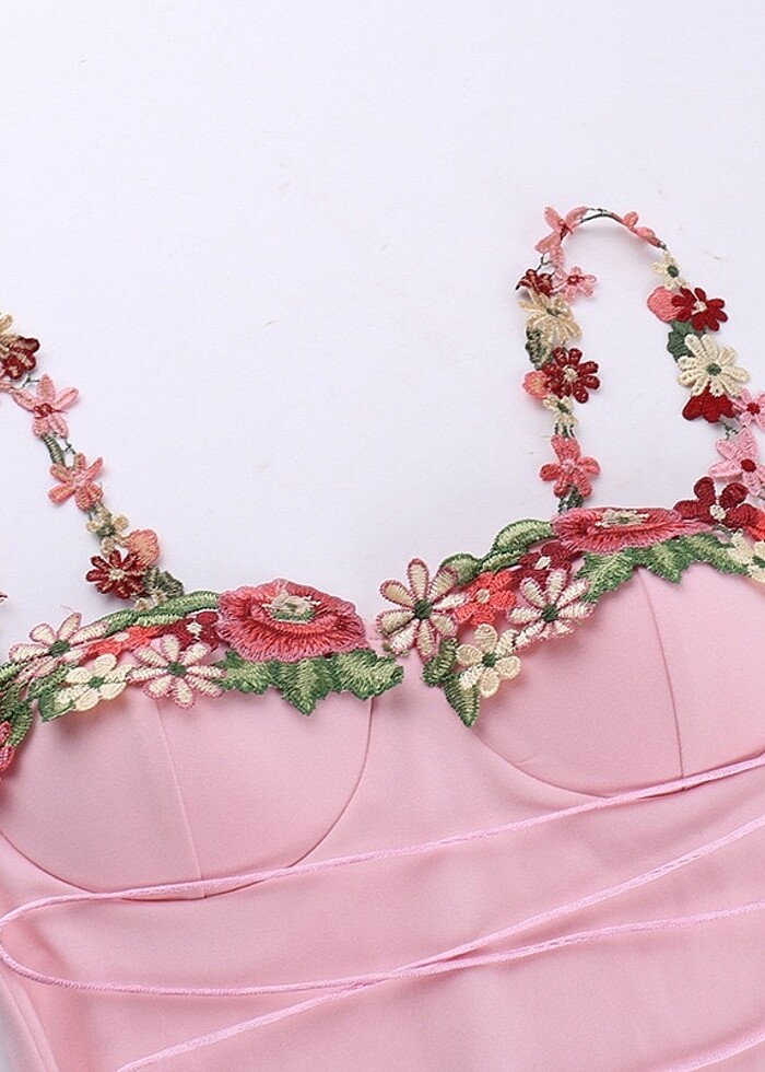 Çiçekli Tasarım Elbise - Görsel 2