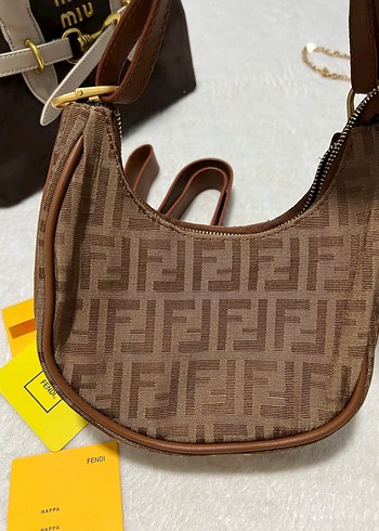 Kahverengi Deri Fendi Buckled Çanta - Görsel 4