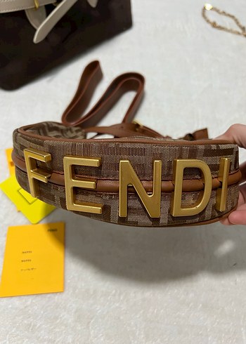 Kahverengi Deri Fendi Buckled Çanta - Görsel 2