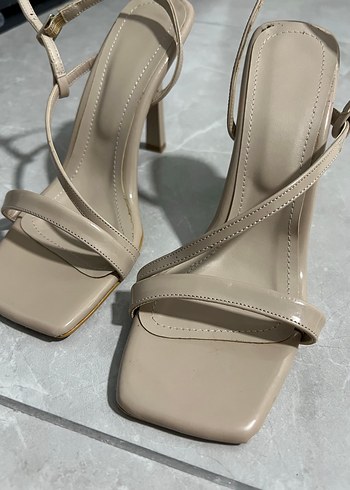 Bej Minimalist Topuklu Kadın Sandalet - Görsel 4