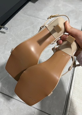 Bej Minimalist Topuklu Kadın Sandalet - Görsel 3