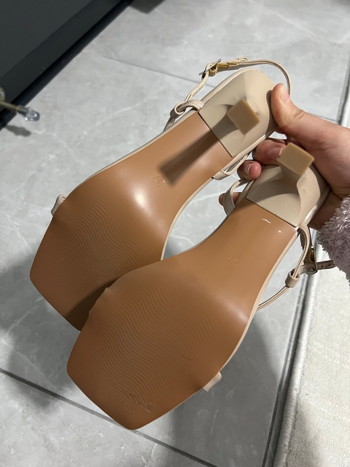 Bej Minimalist Topuklu Kadın Sandalet - Görsel 3