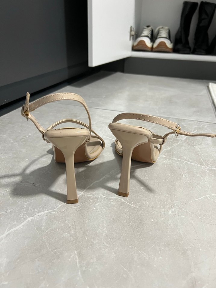 Bej Minimalist Topuklu Kadın Sandalet - Görsel 2