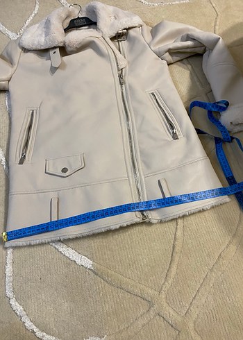 Stradivarius Krem Rengi İçi Kürklü Suni Deri Mont - Görsel 4