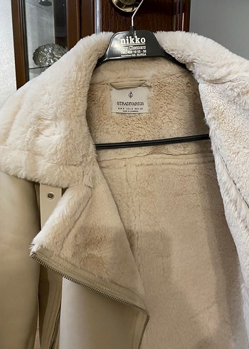 Stradivarius Krem Rengi İçi Kürklü Suni Deri Mont - Görsel 3