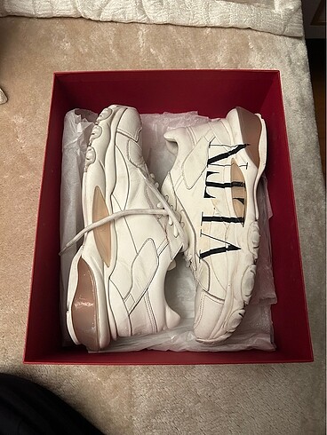 Valentino Valentino Garavani Bounce Sneaker