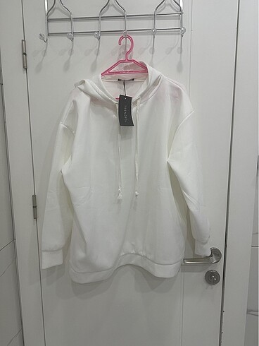 Beyaz sweatshirt