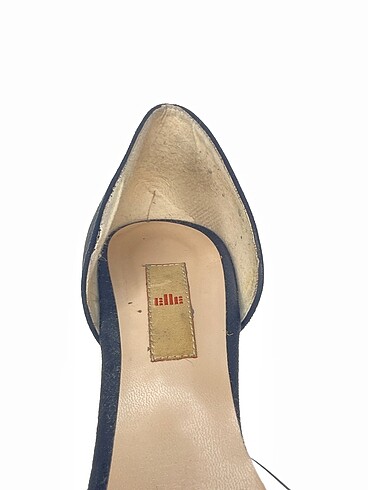 39 Beden siyah Renk Elle Stiletto %70 İndirimli.