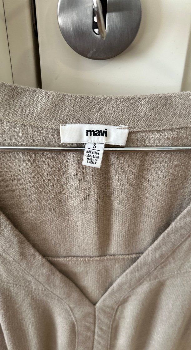 Bej Keten V Yaka Kısa Kollu Bluz - Görsel 2