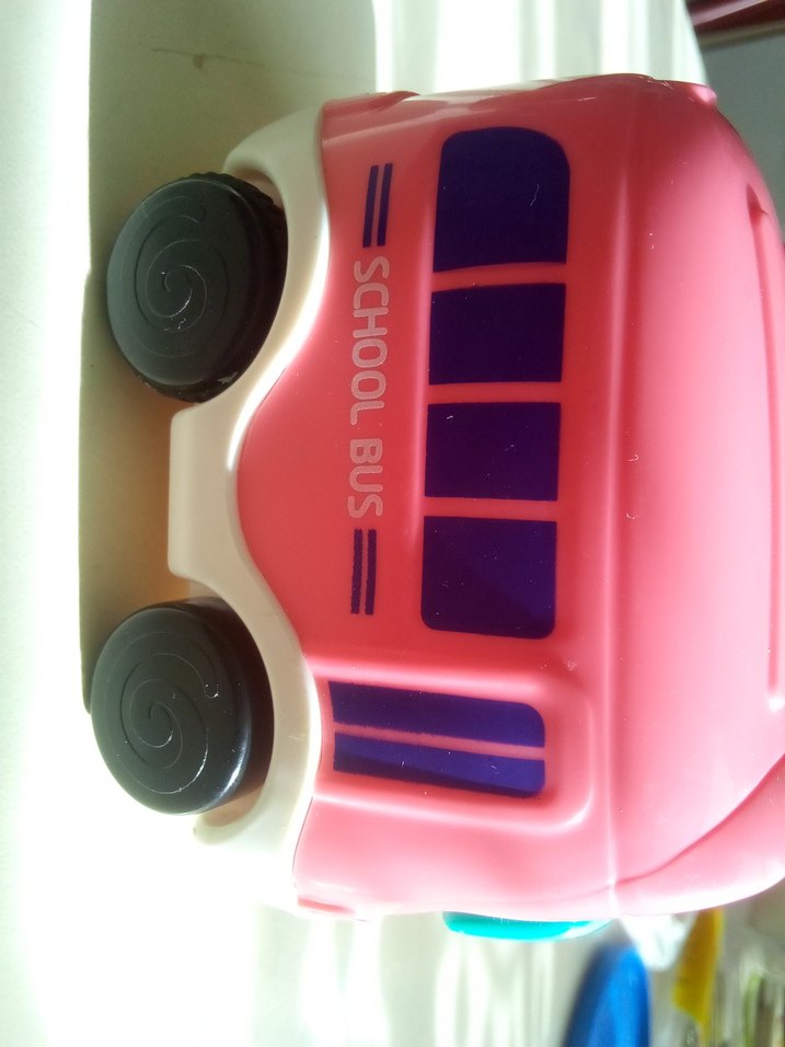 Renkli Pembe Oyuncak Okul Otobüsü - Görsel 3