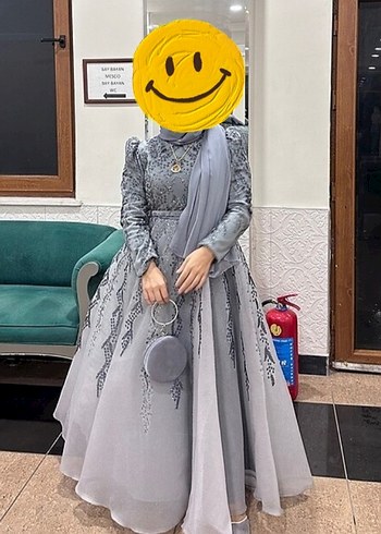 46 Beden Uzun Kollu Gri İşlemeli Abiye Elbise