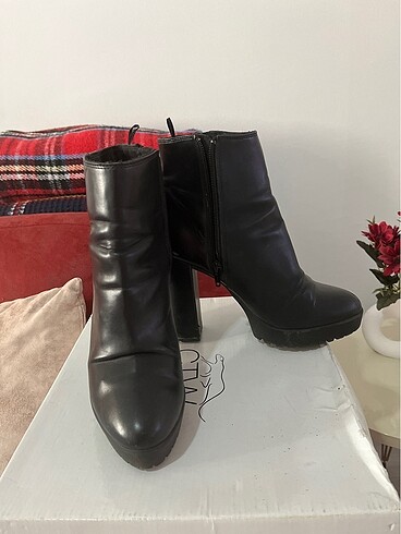 37 Beden H&M siyah bot