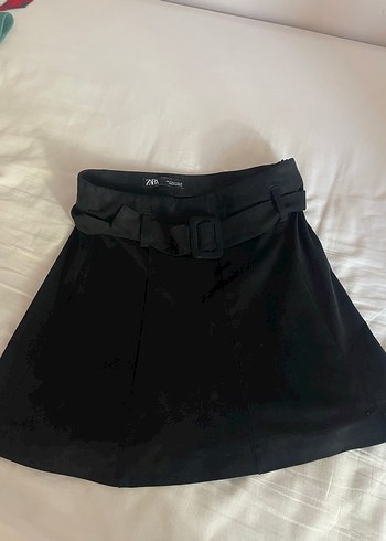 Kemerli Siyah Süet Mini Etek ZARA