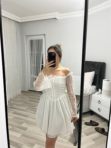 Beyaz kısa abiye