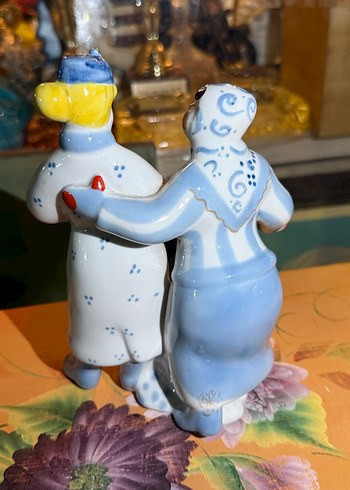 Mavi Tonlarda Figürin ve Küçük Köpek - Görsel 2