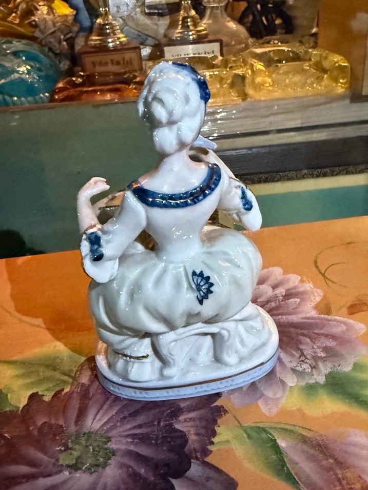 Beyaz El Boyaması Figürin - Görsel 2