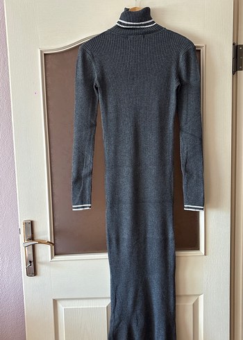 Gri Yüksek Yakalı Triko Uzun Elbise - Görsel 2