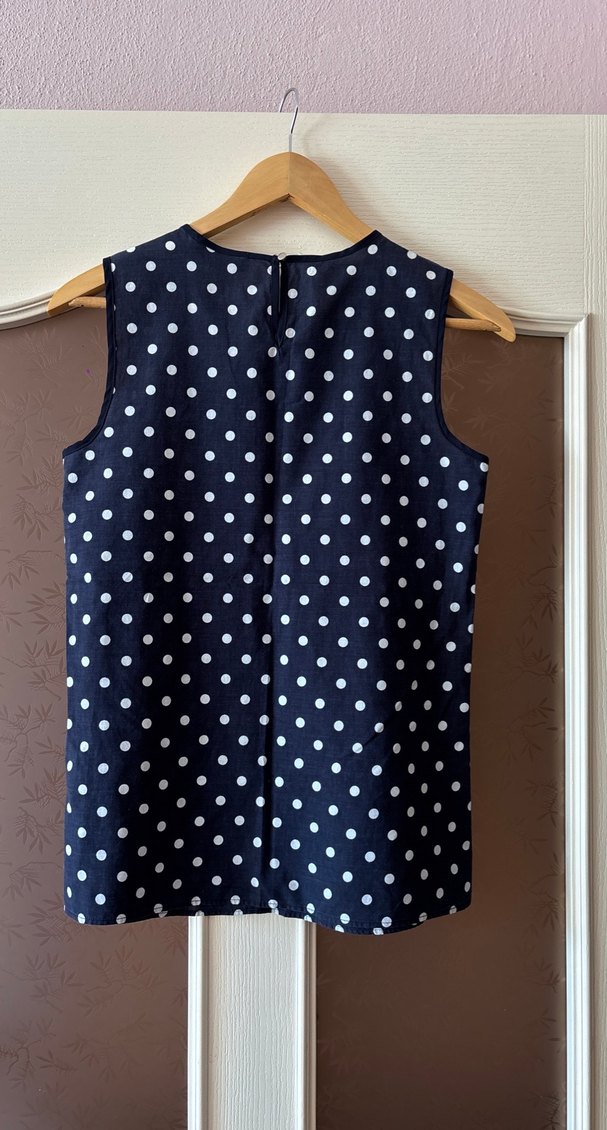 Lacivert Puantiyeli Kolsuz Bluz - Görsel 3