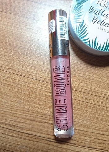 Diğer RIVAL ME GLOSS 03
