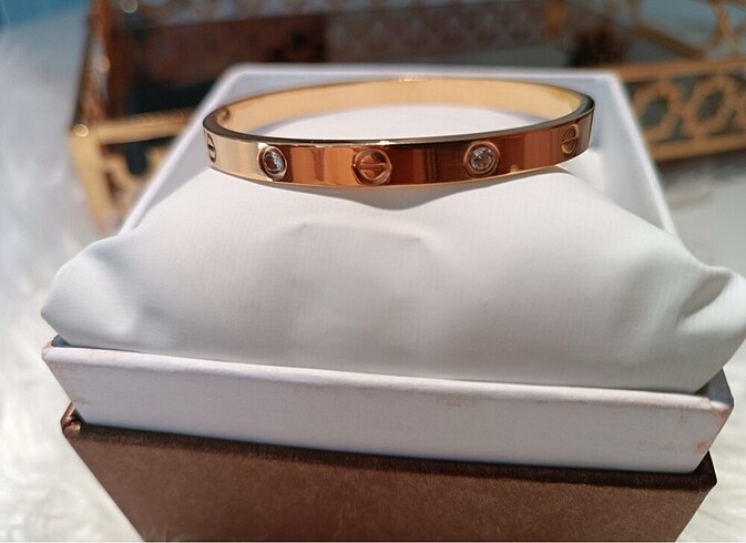 Cartier taşlı gold bileklik