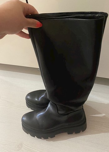 40 Beden Siyah Deri Topuklu Kadın Çizme