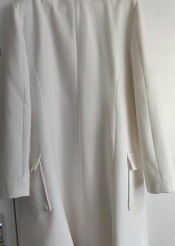 Düğmeli Beyaz Uzun Kadın Kaban - Görsel 4