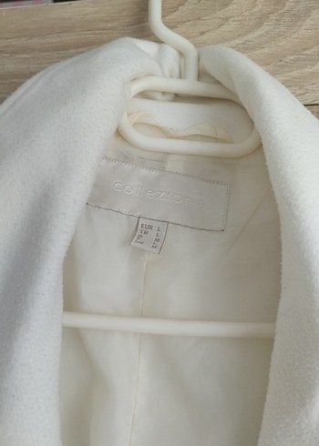 Düğmeli Beyaz Uzun Kadın Kaban - Görsel 2