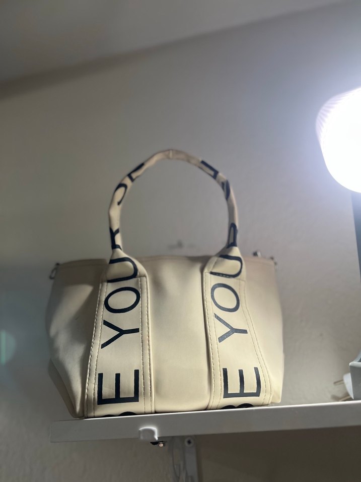 Yazılı orta boy çanta - Görsel 3