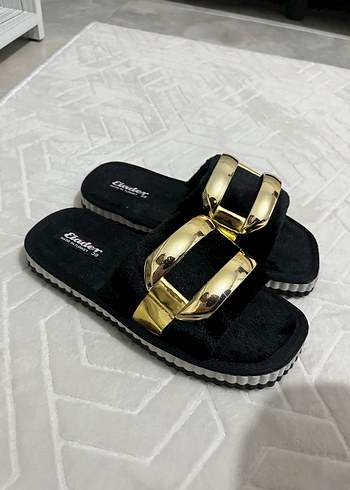 Gold Tokalı Siyah Kadın Terlik - Görsel 2