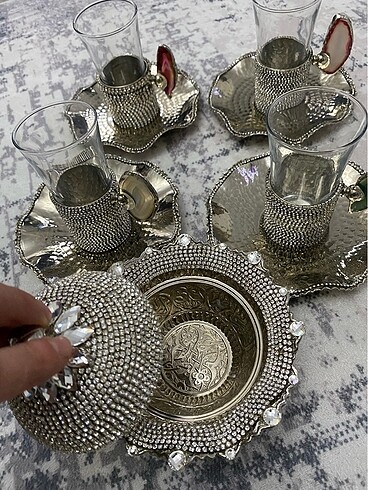Taşlı fincan takımı