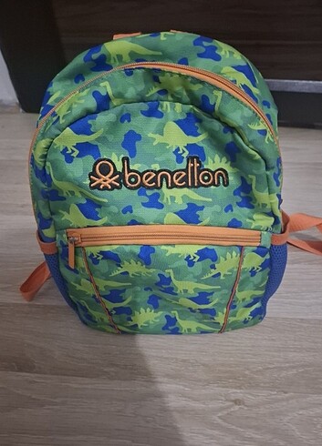 Benetton orjinal anaokulu sırt çantası.
