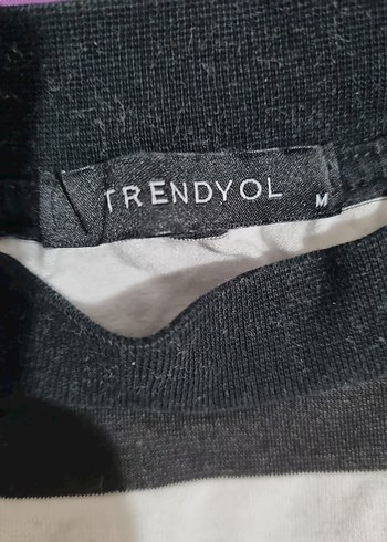 Siyah Beyaz Çizgili Tişört - Görsel 3