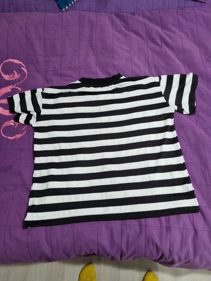 Siyah Beyaz Çizgili Tişört - Görsel 2