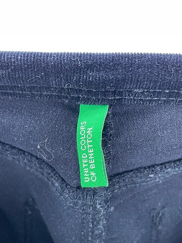 42 Beden çeşitli Renk Benetton Jean / Kot %70 İndirimli.