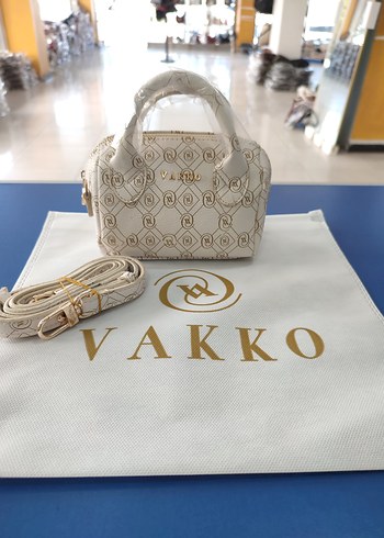 Vakko Beyaz Nakış Detaylı Kadın Çanta