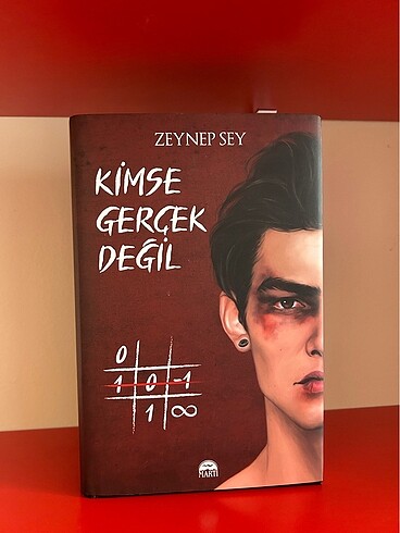 Kimse gerçek değil
